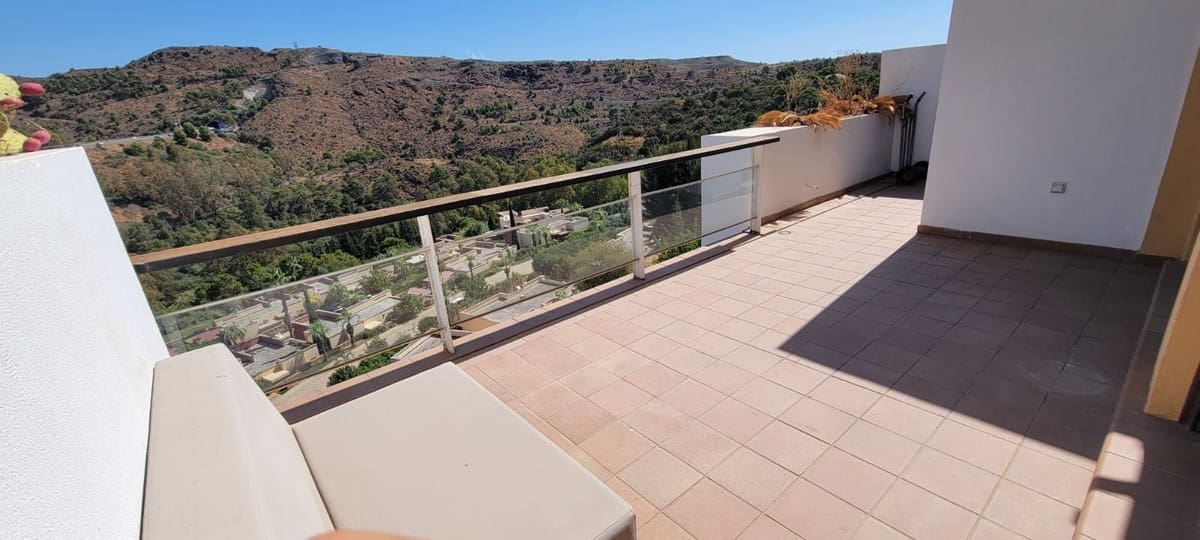 3 soveværelse Penthouse til salg i Benahavis med swimmingpool garage - € 245.000 (Ref: 9267877)