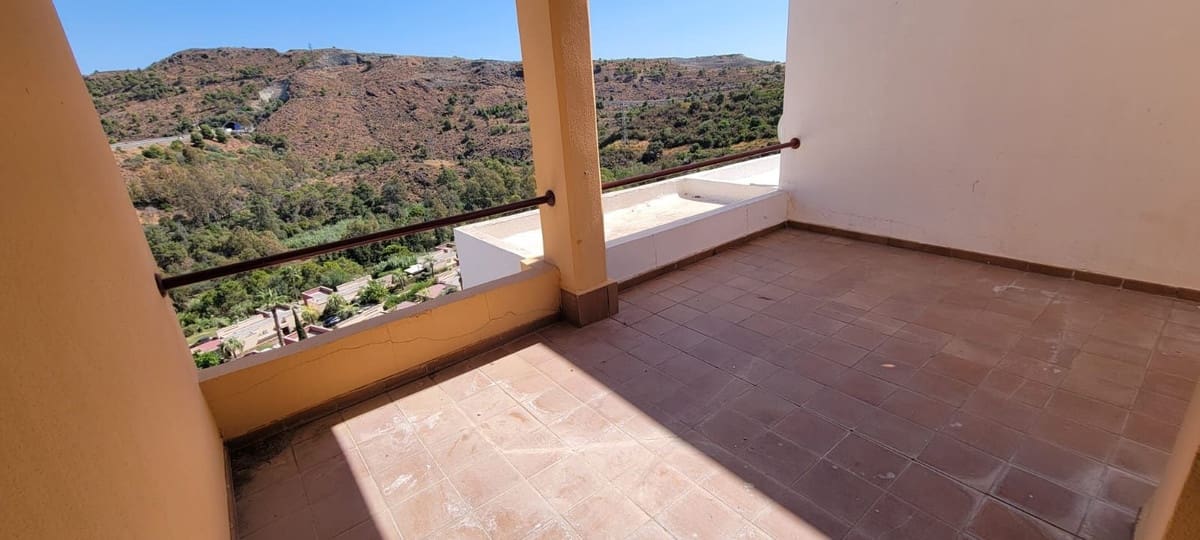 3 soveværelse Penthouse til salg i Benahavis med swimmingpool garage - € 245.000 (Ref: 9267877)