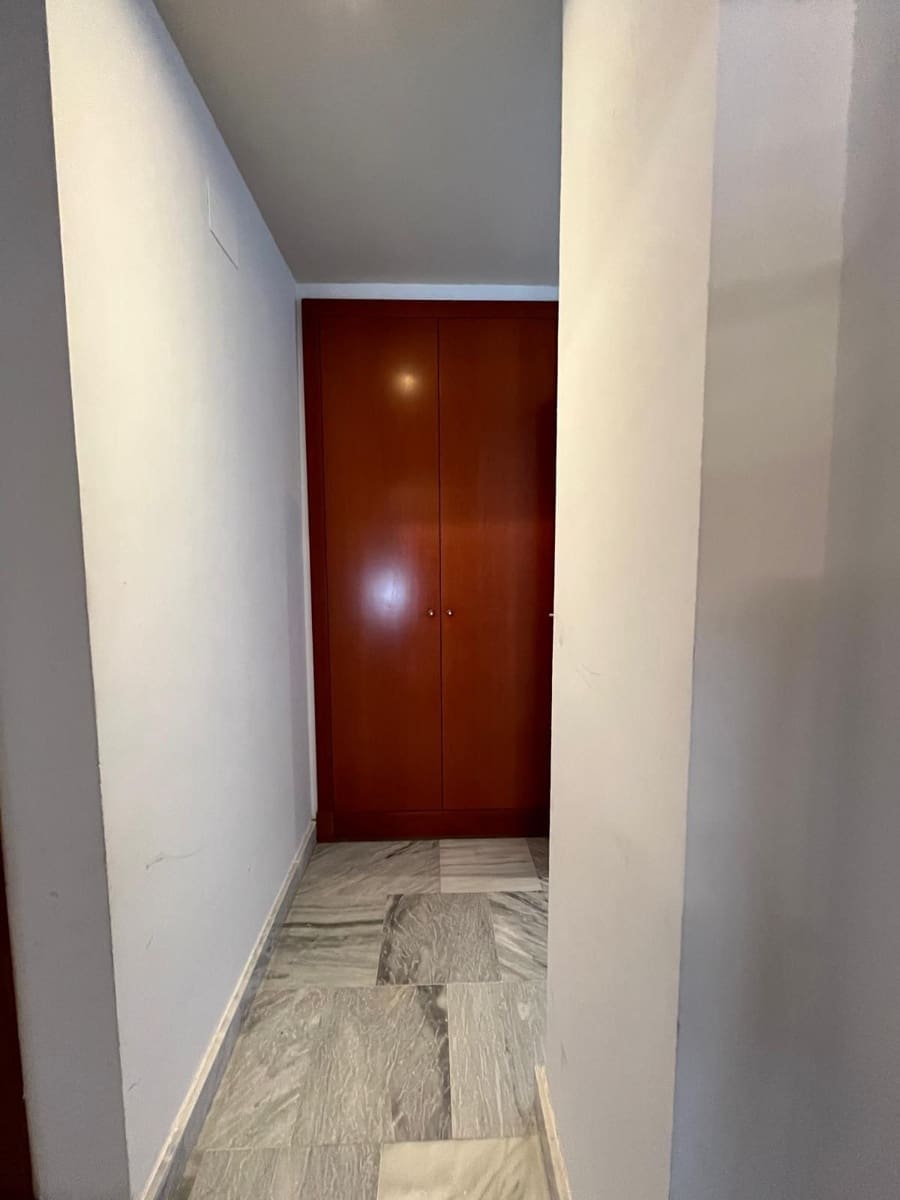 2 soveværelse Lejlighed til salg i Benahavis med swimmingpool garage - € 260.000 (Ref: 9267879)