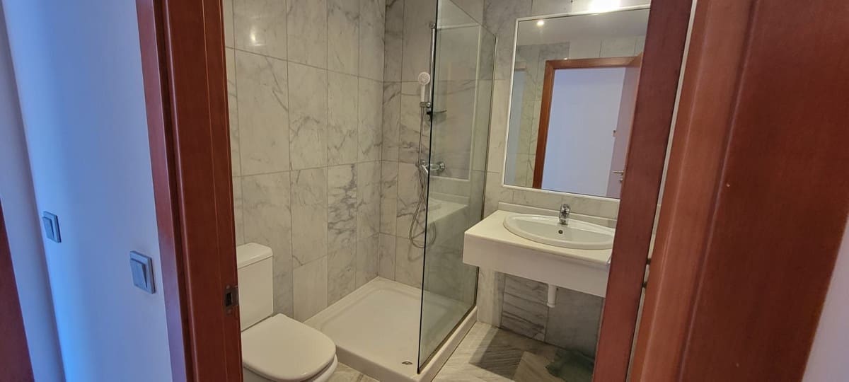 2 soveværelse Lejlighed til salg i Benahavis med swimmingpool garage - € 260.000 (Ref: 9267879)