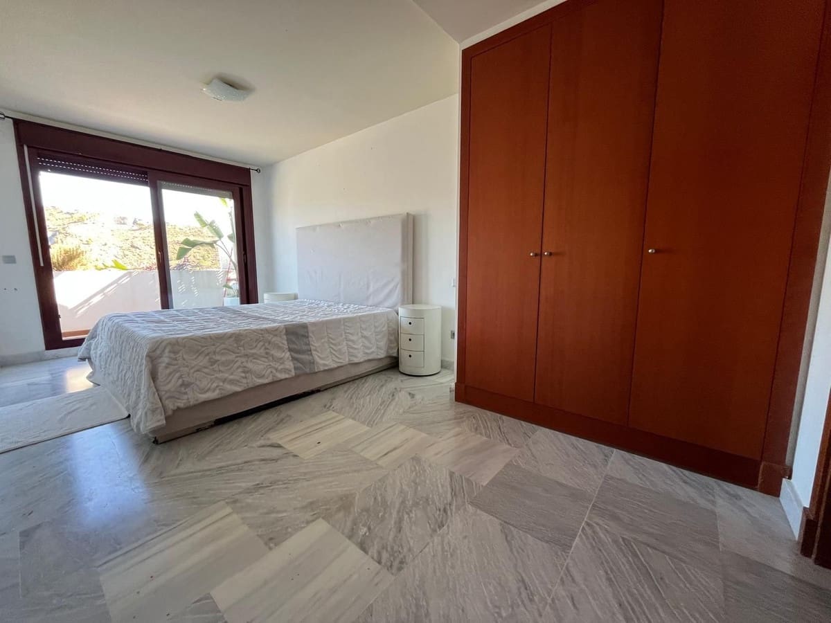 2 soveværelse Lejlighed til salg i Benahavis med swimmingpool garage - € 260.000 (Ref: 9267879)