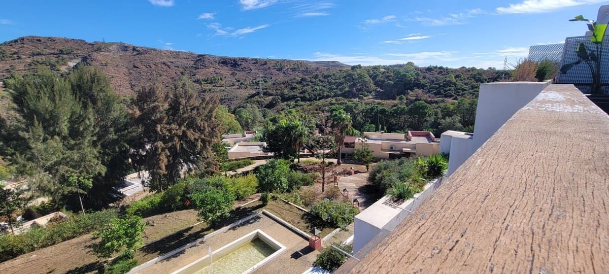 2 soveværelse Lejlighed til salg i Benahavis med swimmingpool garage - € 260.000 (Ref: 9267879)