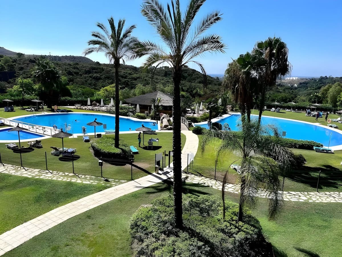 4 soveværelse Villa til salg i Benahavis med swimmingpool garage - € 645.000 (Ref: 9267881)
