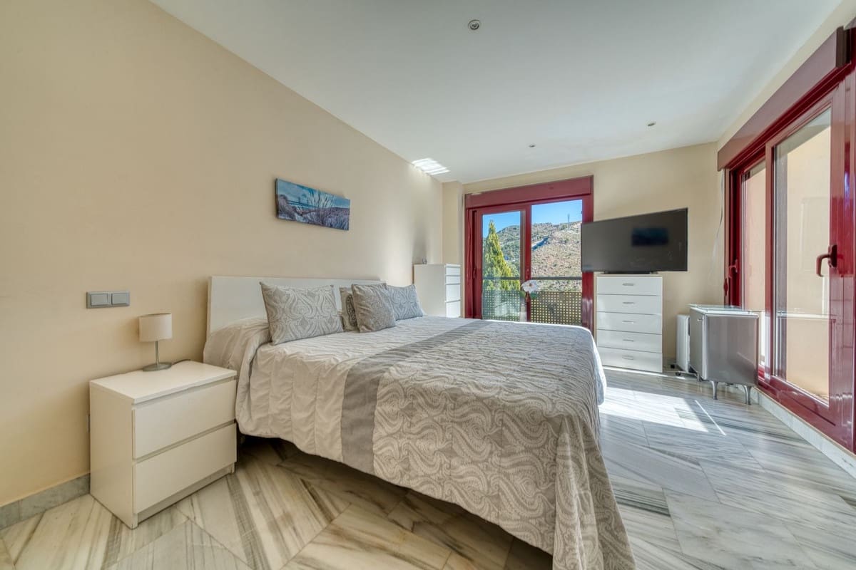 4 soveværelse Villa til salg i Benahavis med swimmingpool garage - € 645.000 (Ref: 9267881)