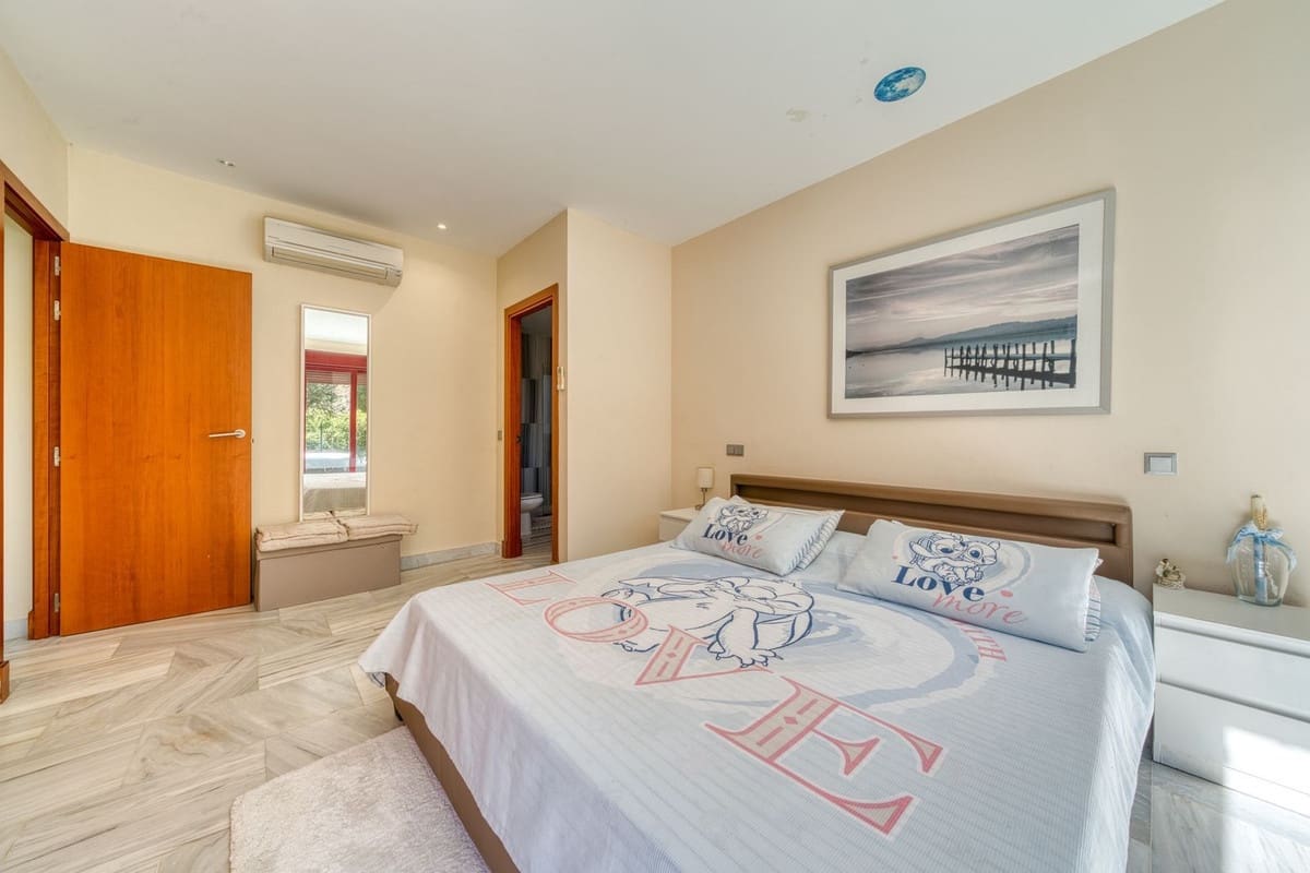 4 soveværelse Villa til salg i Benahavis med swimmingpool garage - € 645.000 (Ref: 9267881)