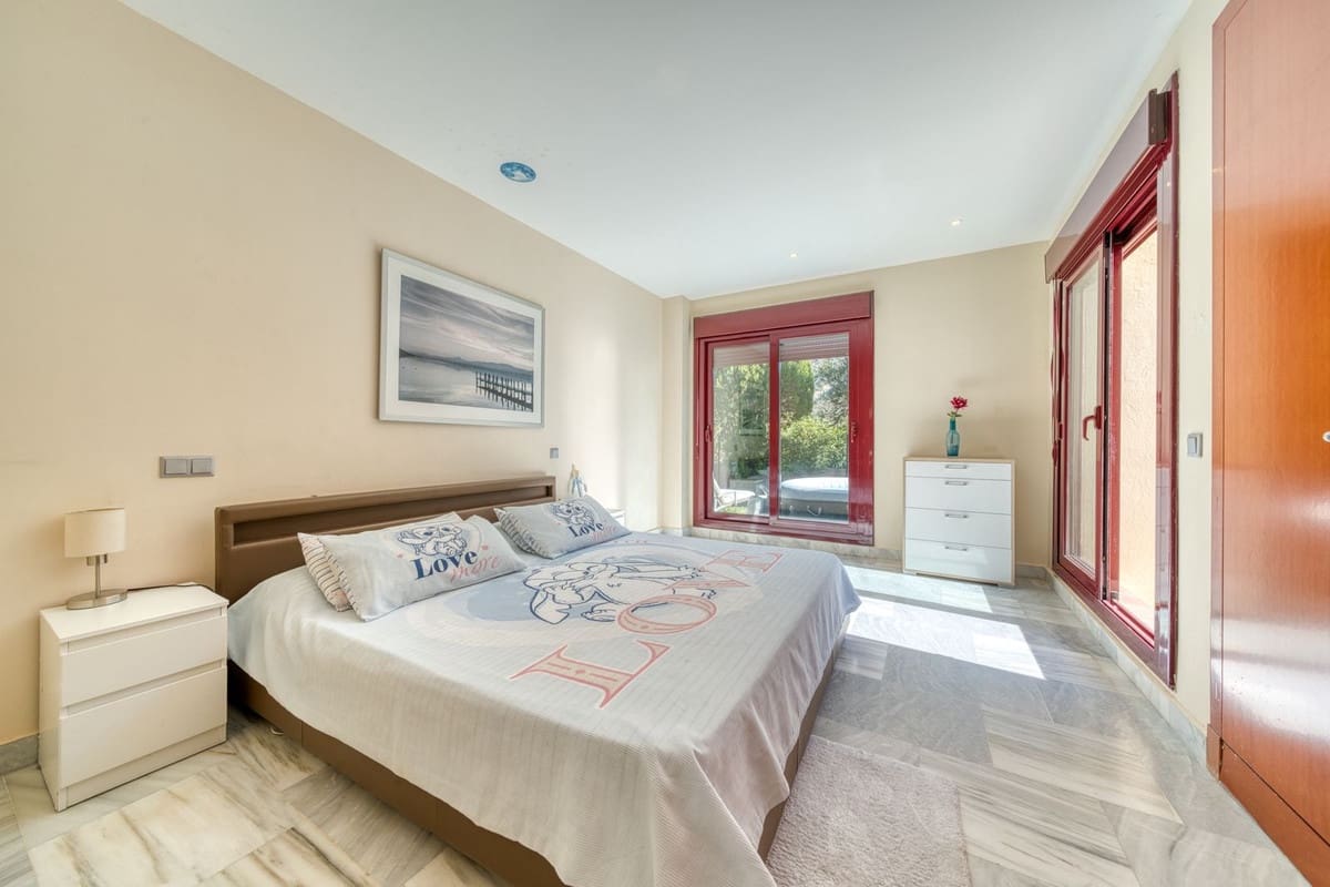 4 soveværelse Villa til salg i Benahavis med swimmingpool garage - € 645.000 (Ref: 9267881)