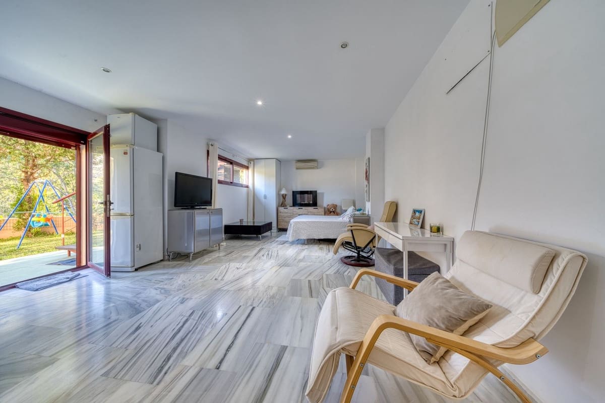 4 soveværelse Villa til salg i Benahavis med swimmingpool garage - € 645.000 (Ref: 9267881)