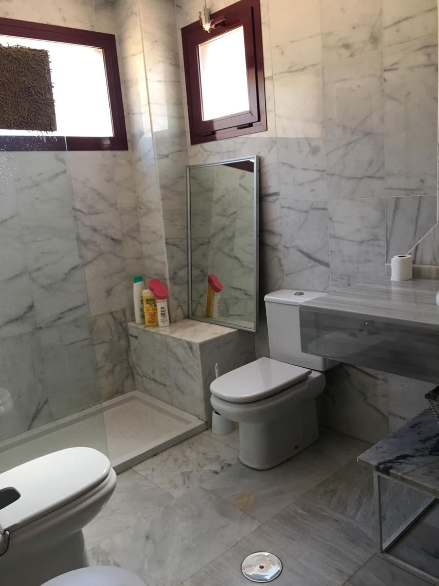 2 sypialnia Willa na sprzedaż w Benahavis z basenem garażem - 420 000 € (Ref: 9267882)