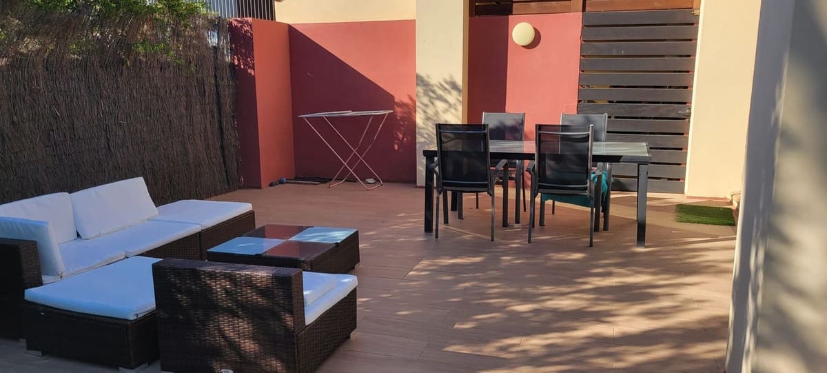 2 sypialnia Willa na sprzedaż w Benahavis z basenem garażem - 420 000 € (Ref: 9267882)