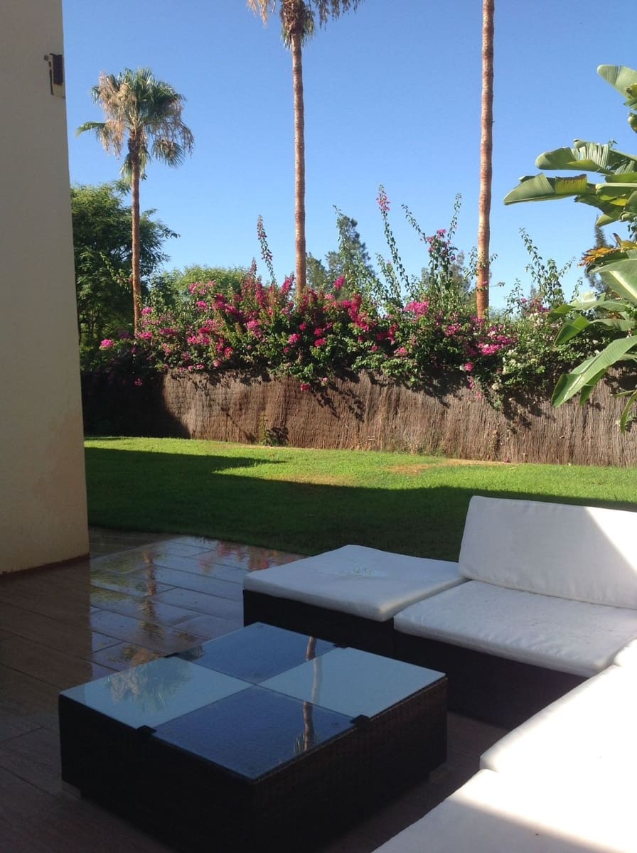 2 sypialnia Willa na sprzedaż w Benahavis z basenem garażem - 420 000 € (Ref: 9267882)