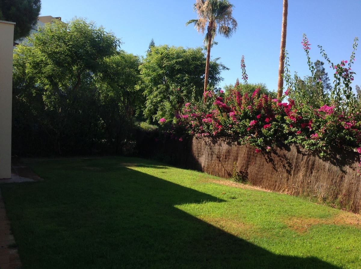 2 sypialnia Willa na sprzedaż w Benahavis z basenem garażem - 420 000 € (Ref: 9267882)