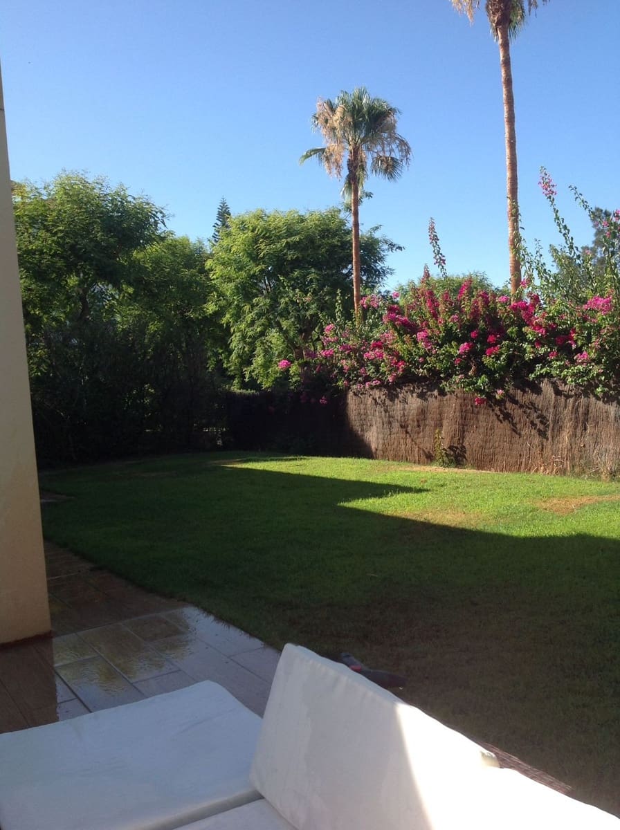 2 sypialnia Willa na sprzedaż w Benahavis z basenem garażem - 420 000 € (Ref: 9267882)