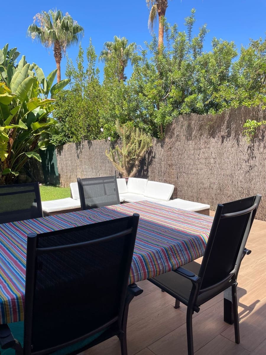 2 sypialnia Willa na sprzedaż w Benahavis z basenem garażem - 420 000 € (Ref: 9267882)