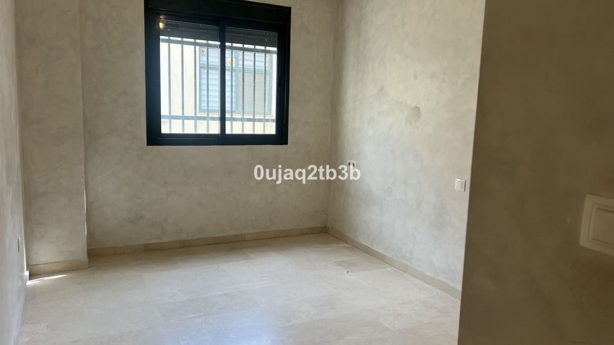 3 slaapkamer Penthouse te koop in Estepona met zwembad - € 477.000 (Ref: 9297801)