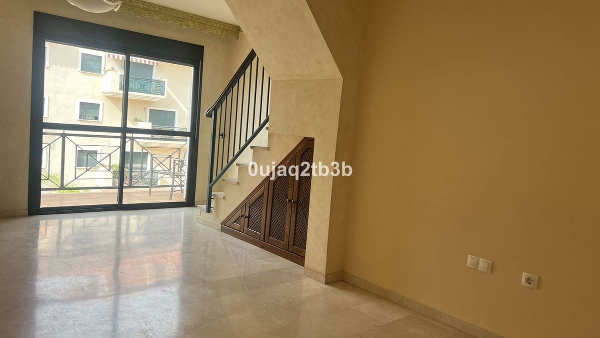 3 slaapkamer Penthouse te koop in Estepona met zwembad - € 477.000 (Ref: 9297801)