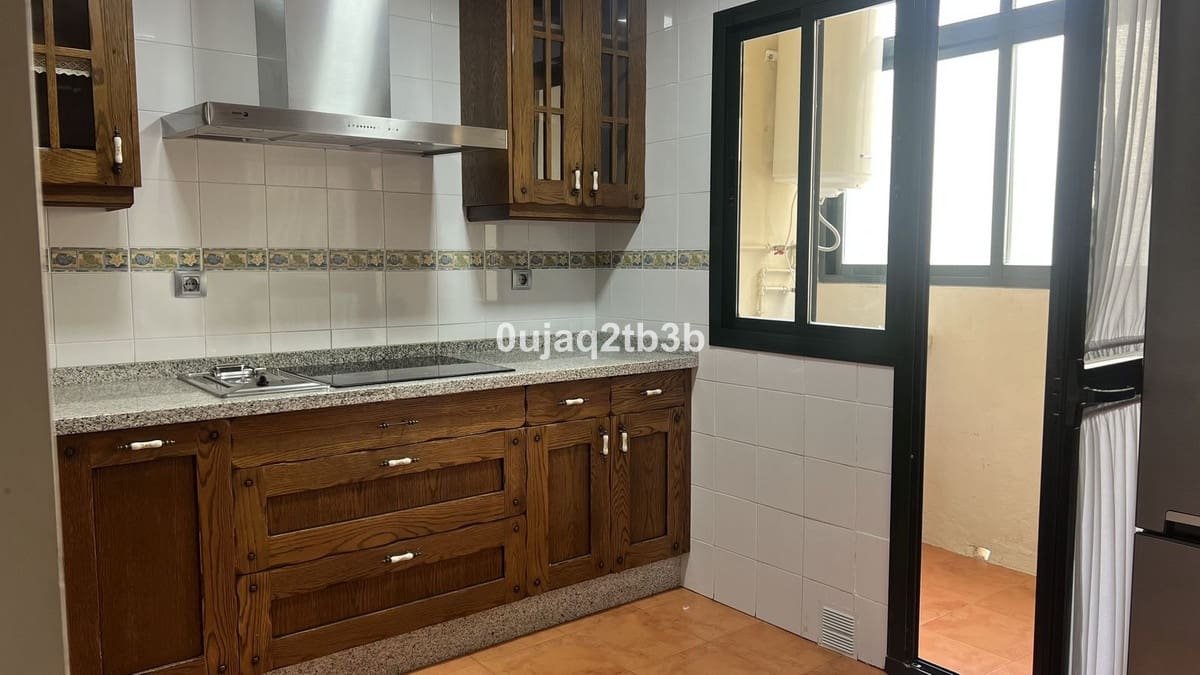 3 slaapkamer Penthouse te koop in Estepona met zwembad - € 477.000 (Ref: 9297801)