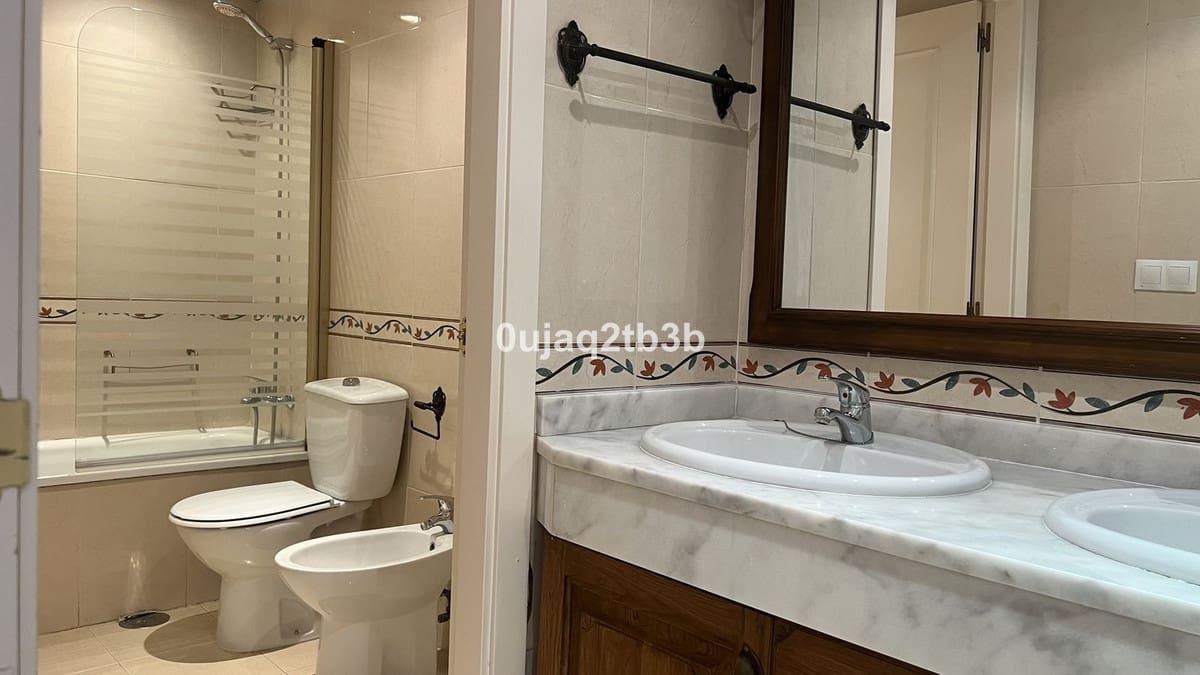 3 slaapkamer Penthouse te koop in Estepona met zwembad - € 477.000 (Ref: 9297801)