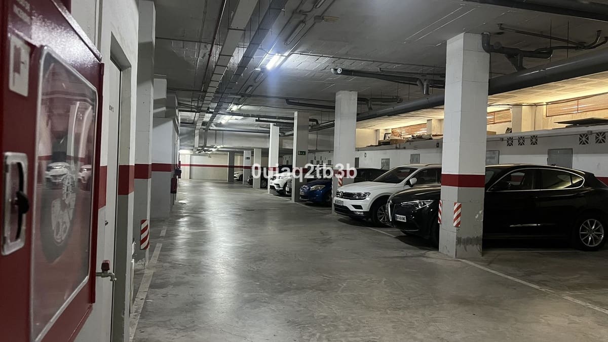 3 slaapkamer Penthouse te koop in Estepona met zwembad - € 477.000 (Ref: 9297801)