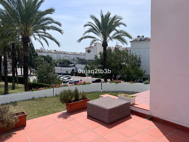 4 makuuhuone Huoneisto myytävänä paikassa Nueva Andalucía Centro, Marbella mukana uima-altaan 
autotalli - 1 500 000 € (Ref: 9297804)