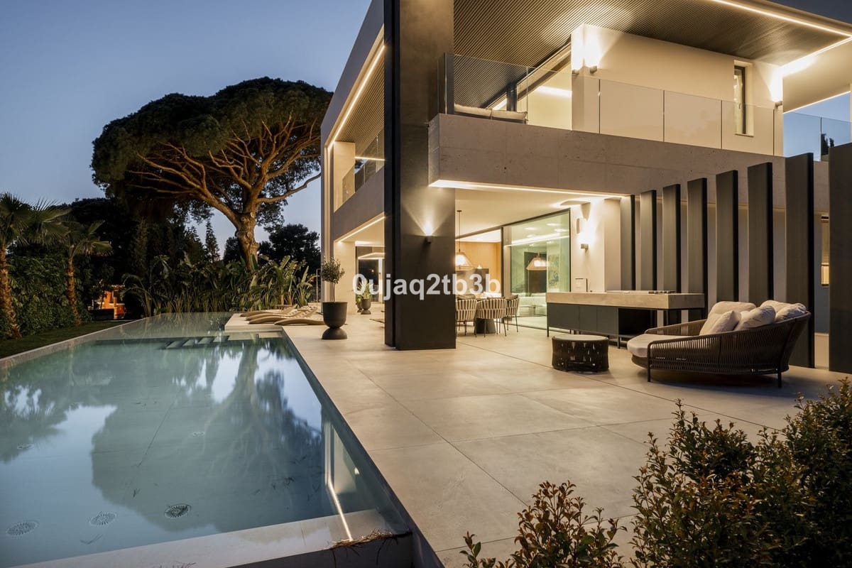 4 sypialnia Willa na sprzedaż w Marbella z basenem garażem - 4 500 000 € (Ref: 9297809)