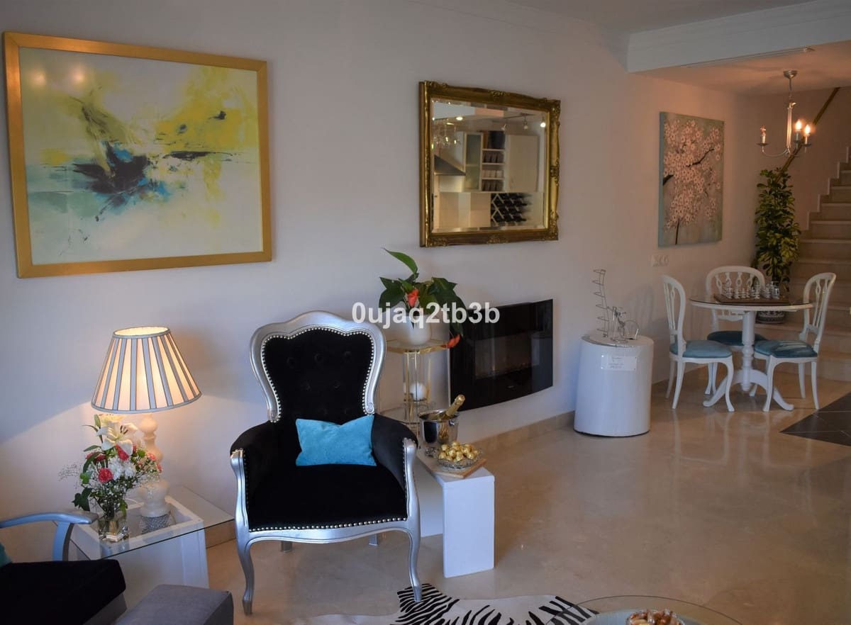 2 makuuhuone Omakotitalo myytävänä paikassa Nueva Andalucia mukana uima-altaan - 550 000 € (Ref: 9297819)