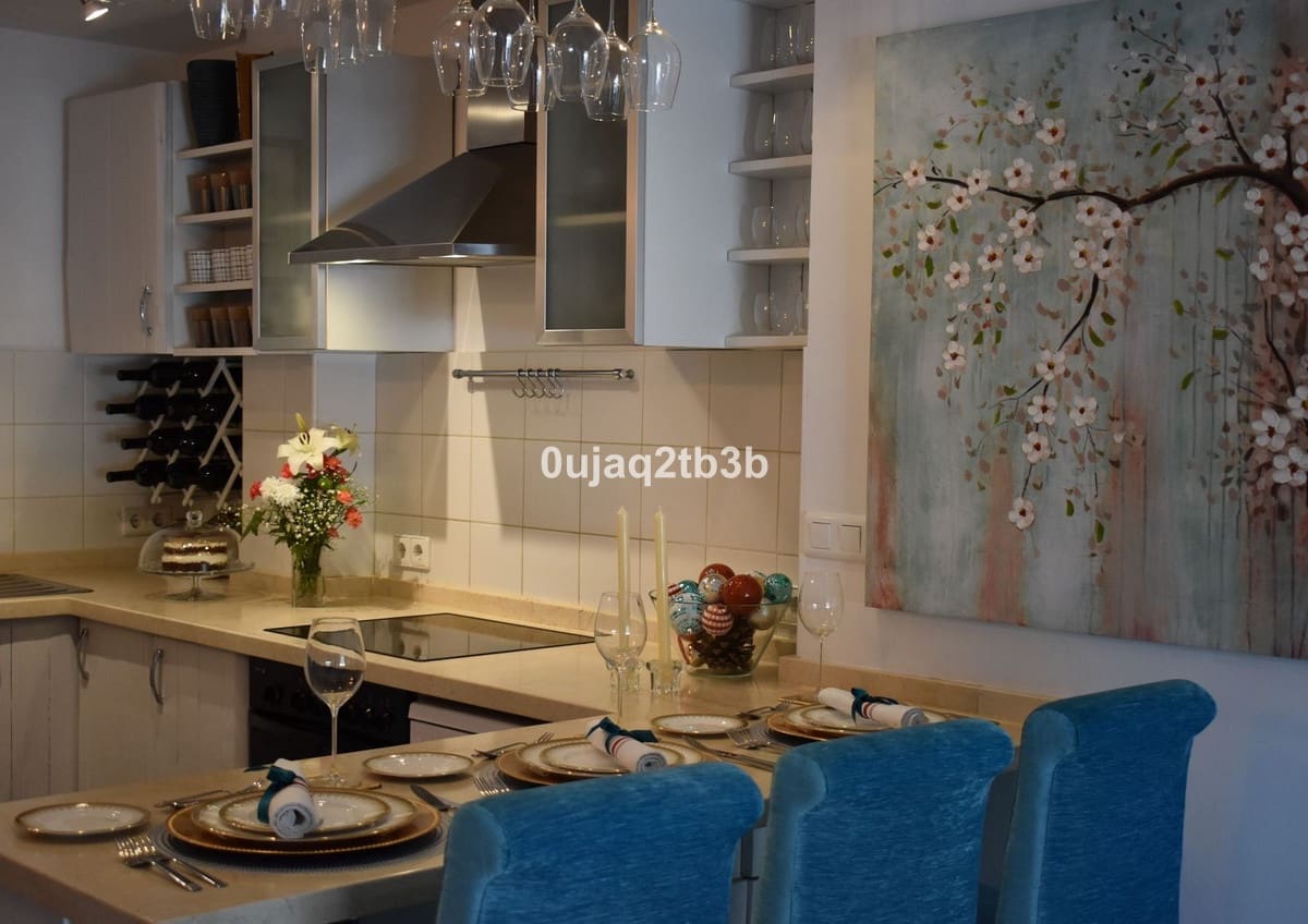 2 makuuhuone Omakotitalo myytävänä paikassa Nueva Andalucia mukana uima-altaan - 550 000 € (Ref: 9297819)