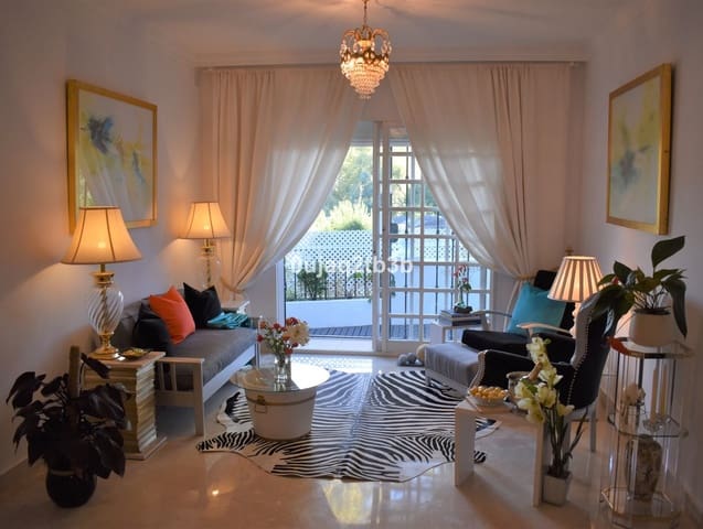 2 makuuhuone Omakotitalo myytävänä paikassa Aloha Golf, Marbella mukana uima-altaan - 550 000 € (Ref: 9297819)