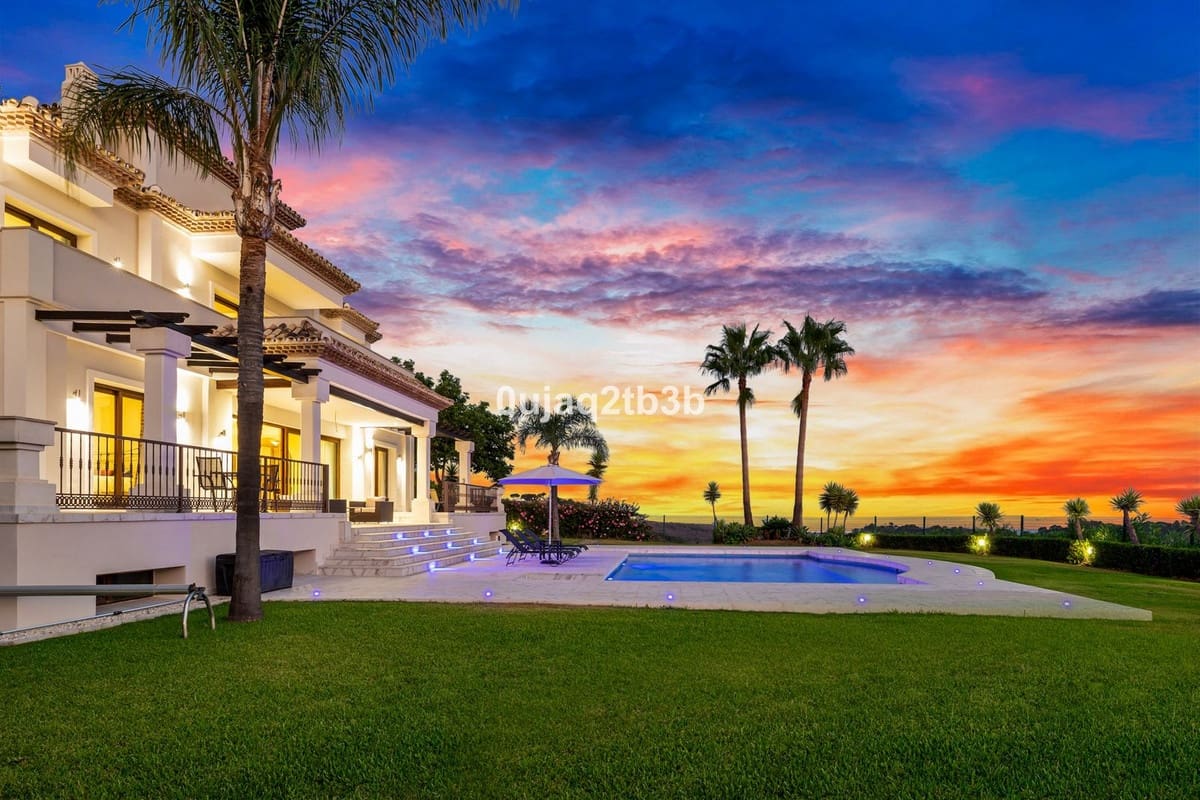 7 bedroom Villa for sale in Benahavis with pool garage - € 2,475,000 (Ref: 9297827)