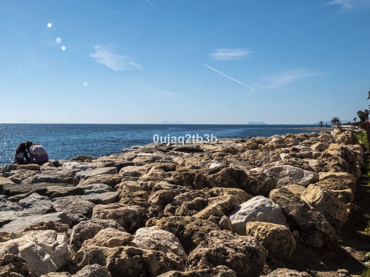 2 bedroom Beach Apartment for sale in Puerto Banus with pool garage - € 1,575,000 (Ref: 9297829)