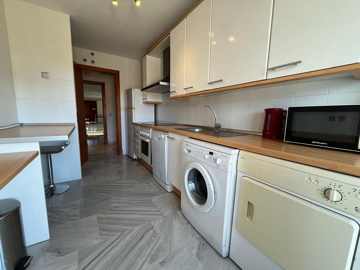 2 Zimmer Apartment zu verkaufen in Benahavis mit Pool Garage - 260.000 € (Ref: 9414315)