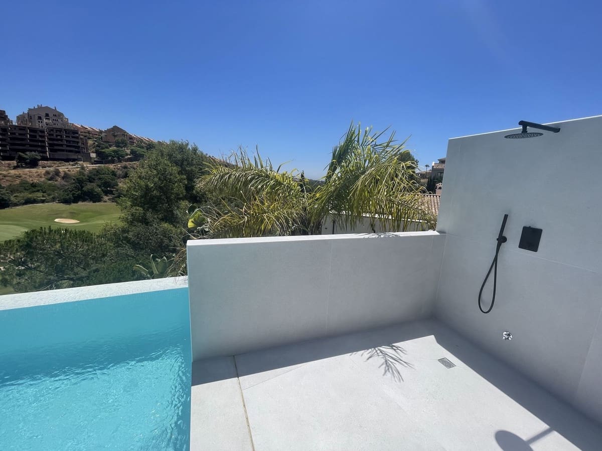 7 chambre Villa/Maison à vendre à Santa Maria Golf avec piscine garage - 3 790 000 € (Ref: 9650288)