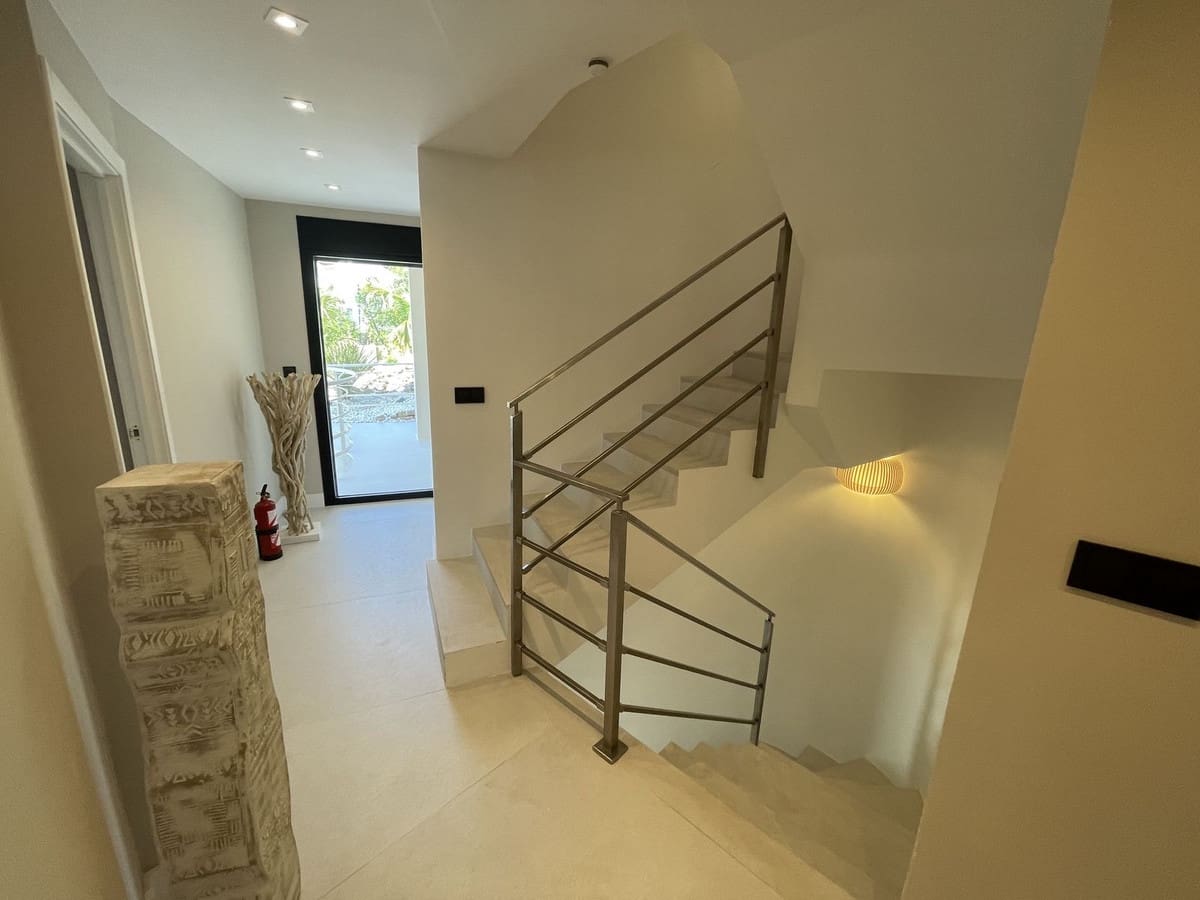 7 chambre Villa/Maison à vendre à Santa Maria Golf avec piscine garage - 3 790 000 € (Ref: 9650288)