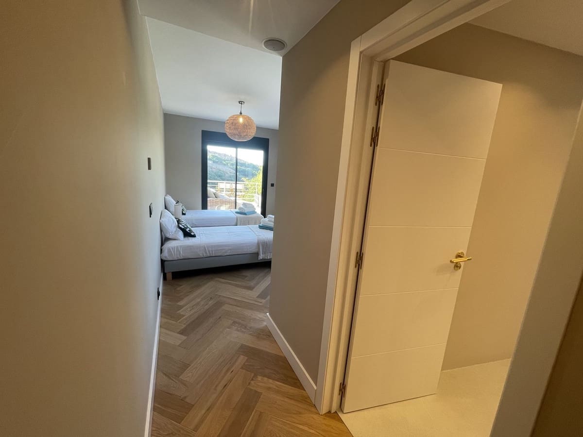 7 chambre Villa/Maison à vendre à Santa Maria Golf avec piscine garage - 3 790 000 € (Ref: 9650288)