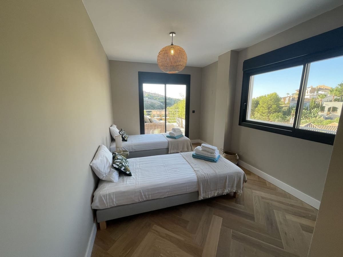 7 chambre Villa/Maison à vendre à Santa Maria Golf avec piscine garage - 3 790 000 € (Ref: 9650288)