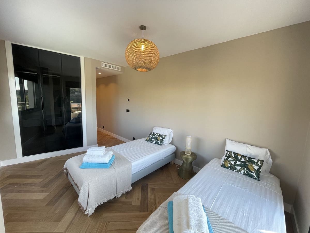 7 chambre Villa/Maison à vendre à Santa Maria Golf avec piscine garage - 3 790 000 € (Ref: 9650288)