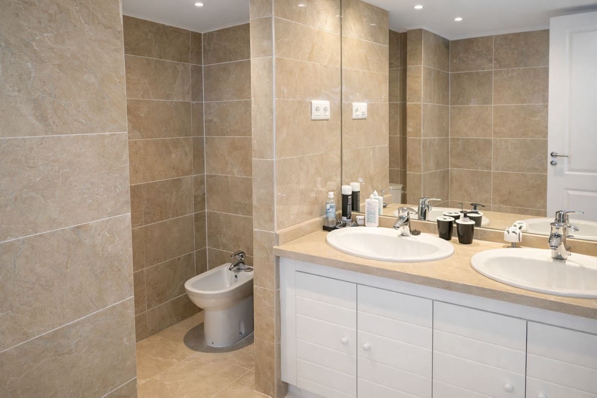 3 sypialnia Apartament na sprzedaż w Riviera del Sol z basenem garażem - 510 000 € (Ref: 9650289)