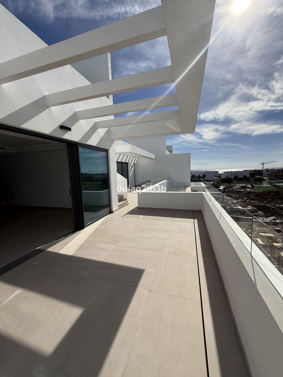 3 sovrum Takvåning till salu i Estepona med pool - 1 175 000 € (Ref: 9650431)