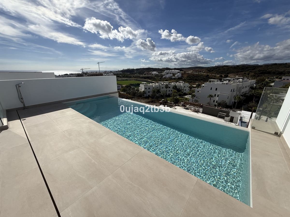 3 sovrum Takvåning till salu i Estepona med pool - 1 175 000 € (Ref: 9650431)