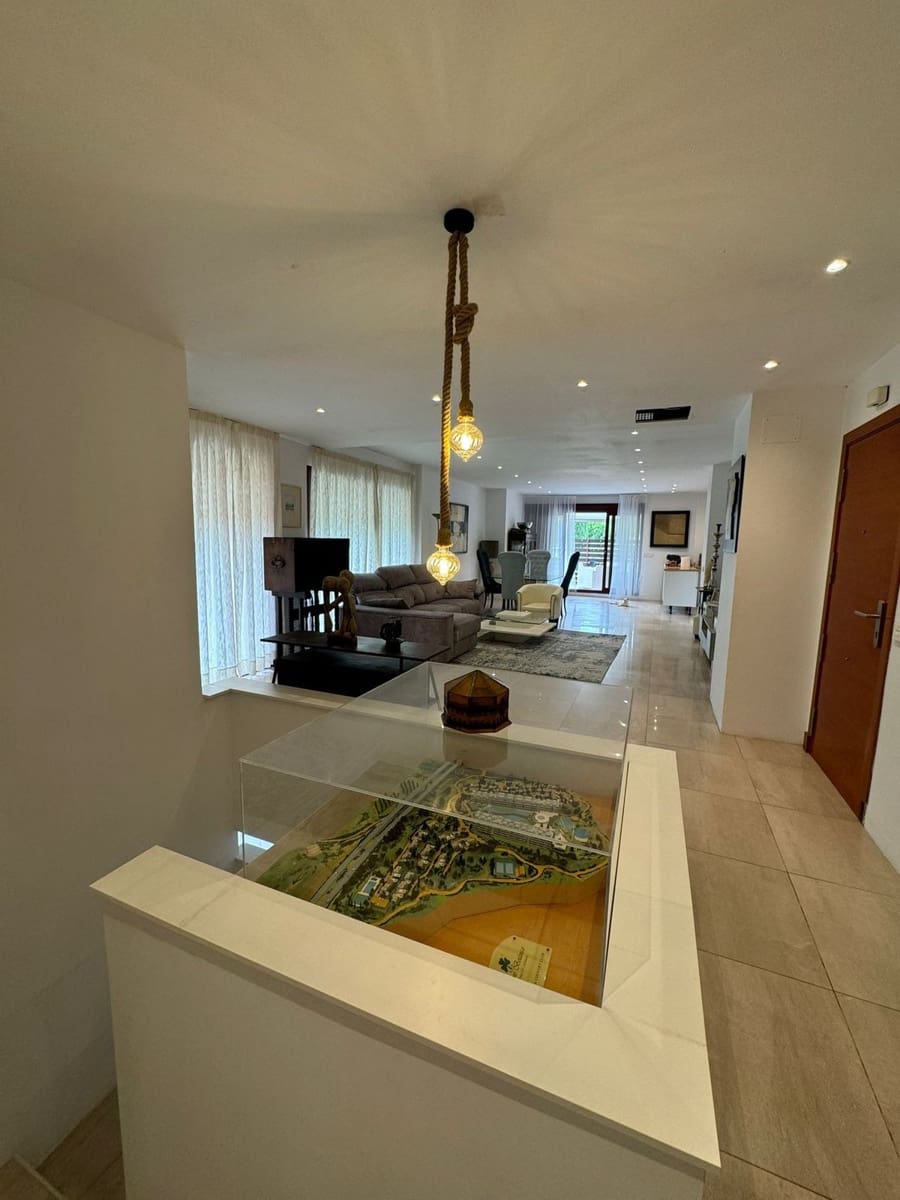 5 Zimmer Villa zu verkaufen in Benahavis mit Pool Garage - 625.000 € (Ref: 9652512)