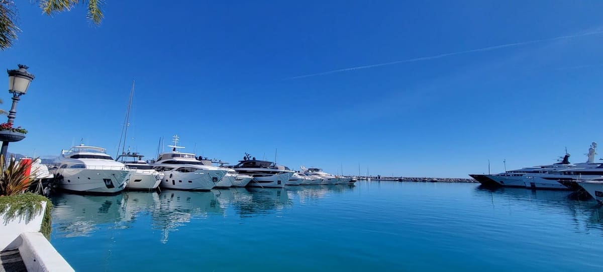 2 slaapkamer Appartement te koop in Nueva Andalucia met zwembad - € 495.000 (Ref: 9652519)