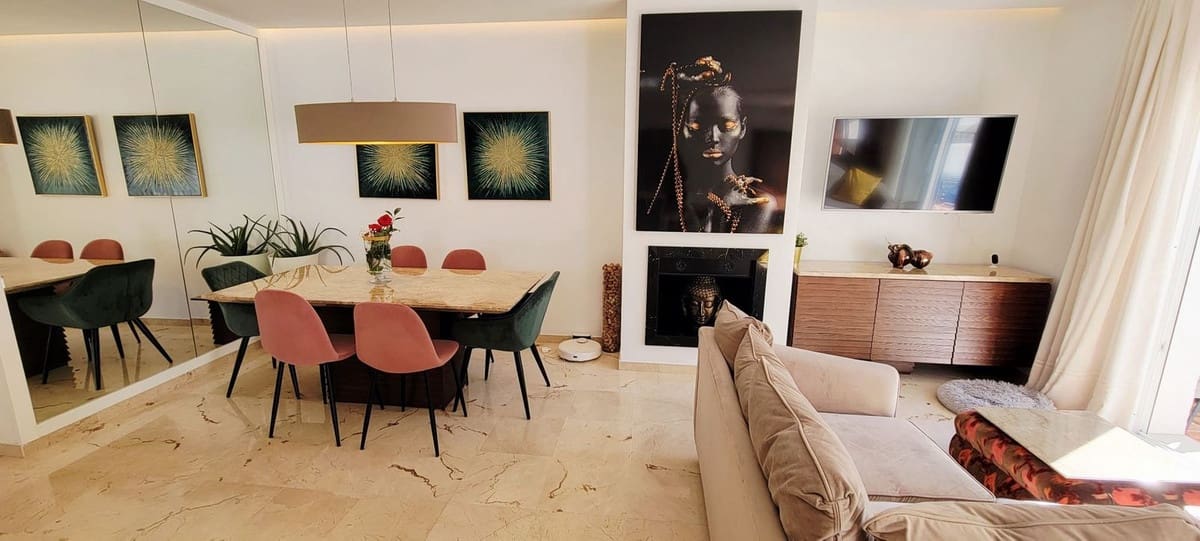 2 bedroom Apartment for sale in Nueva Andalucia with pool garage - € 480,000 (Ref: 9652519)