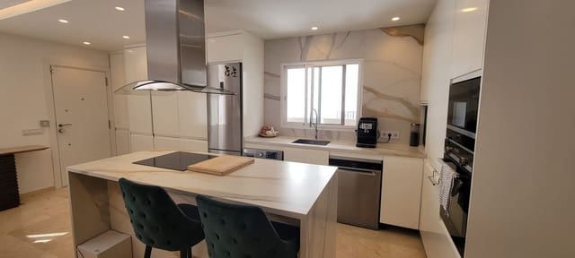 2 sovrum Lägenhet till salu i Aloha Golf, Marbella med pool garage - 480 000 € (Ref: 9652519)