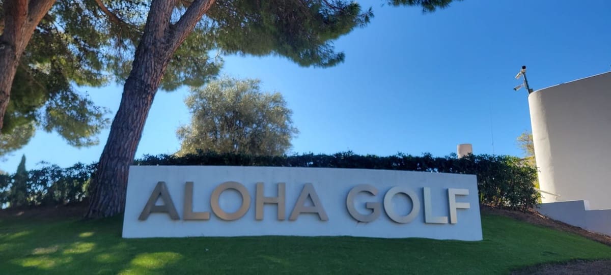 2 bedroom Apartment for sale in Nueva Andalucia with pool garage - € 480,000 (Ref: 9652519)