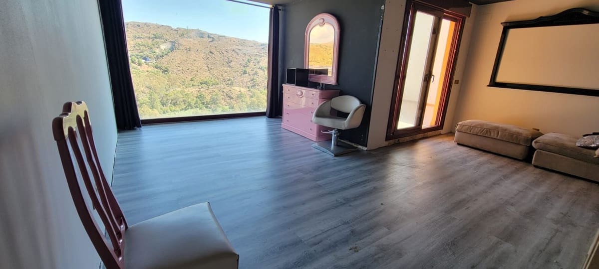 3 slaapkamer Penthouse te koop in New Golden Mile met zwembad garage - € 290.000 (Ref: 9652520)