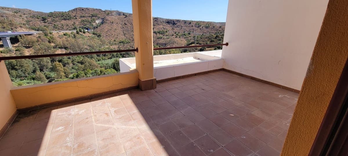 3 slaapkamer Penthouse te koop in New Golden Mile met zwembad garage - € 290.000 (Ref: 9652520)