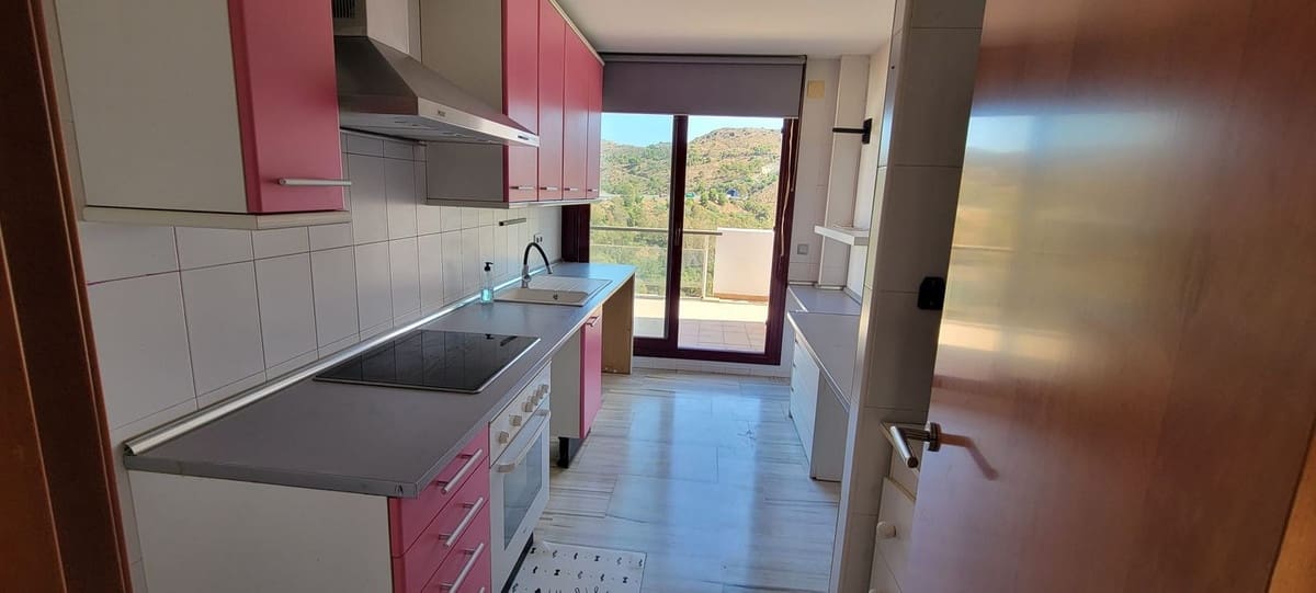 3 slaapkamer Penthouse te koop in New Golden Mile met zwembad garage - € 290.000 (Ref: 9652520)