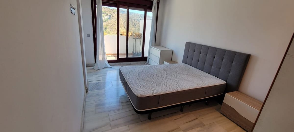 3 slaapkamer Penthouse te koop in New Golden Mile met zwembad garage - € 290.000 (Ref: 9652520)