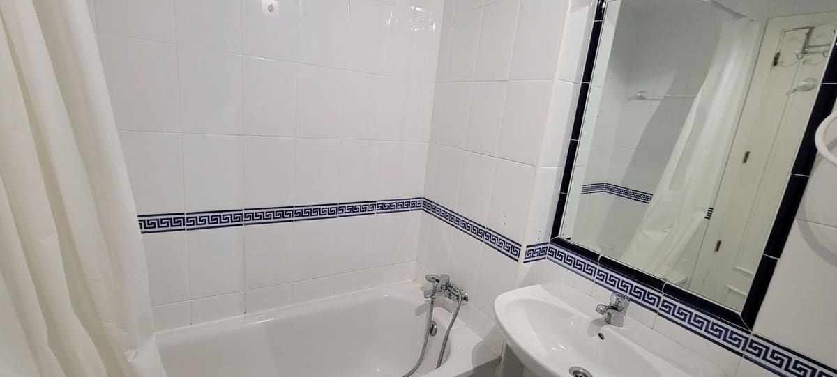 Apartamento de 2 habitaciones en Las Lagunas de Mijas en venta con piscina garaje - 260.000 € (Ref: 9652524)