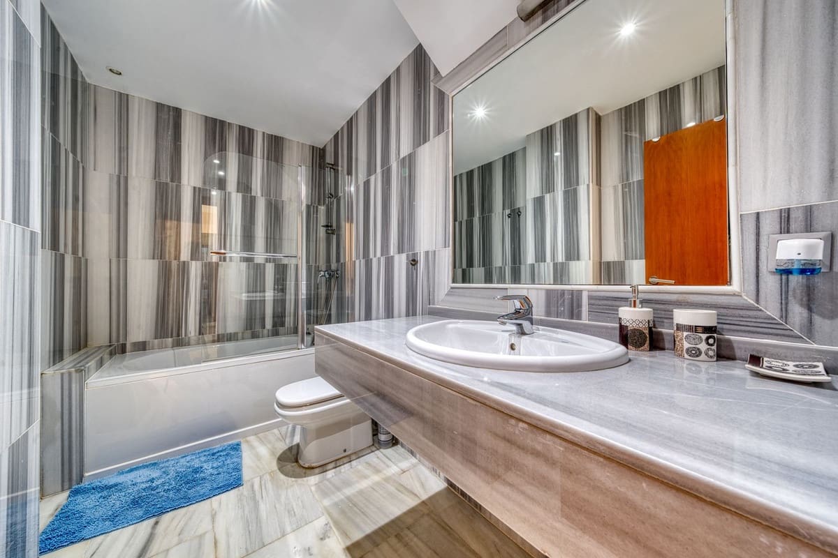 5 soveværelse Villa til salg i Benahavis med swimmingpool garage - € 625.000 (Ref: 9652633)