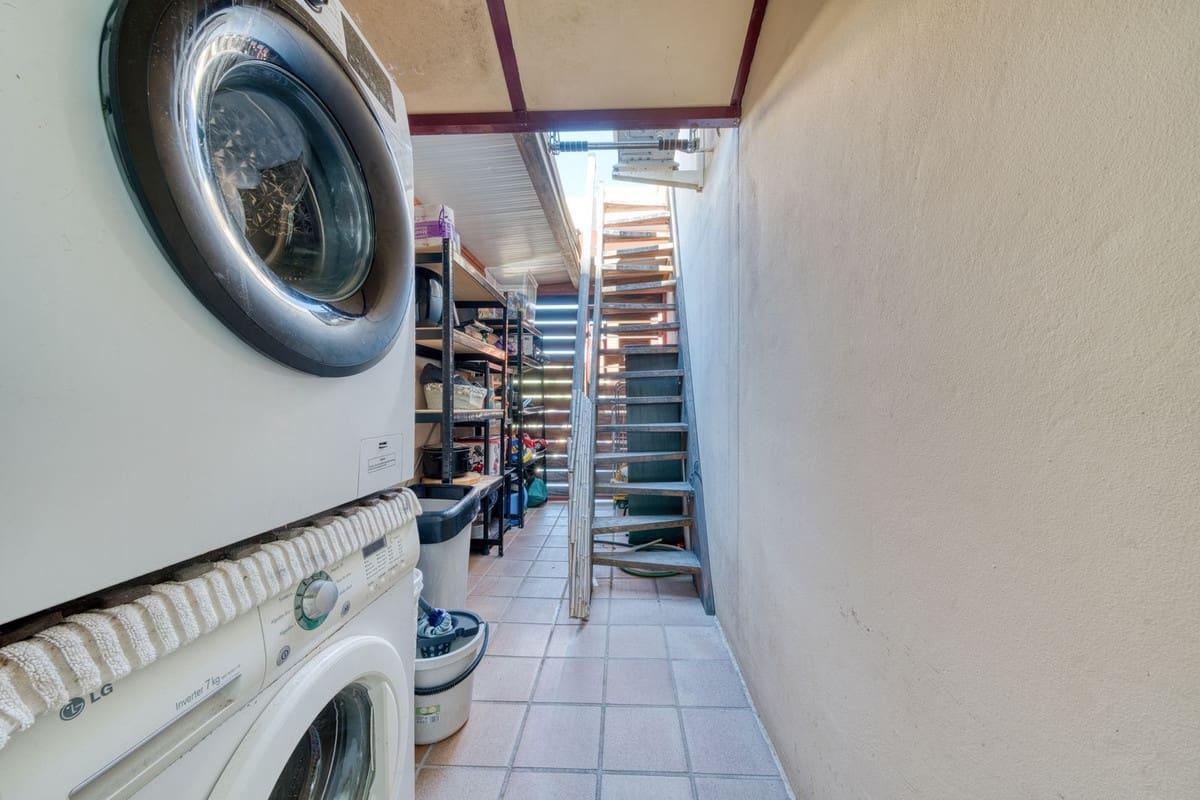 5 soveværelse Villa til salg i Benahavis med swimmingpool garage - € 625.000 (Ref: 9652633)